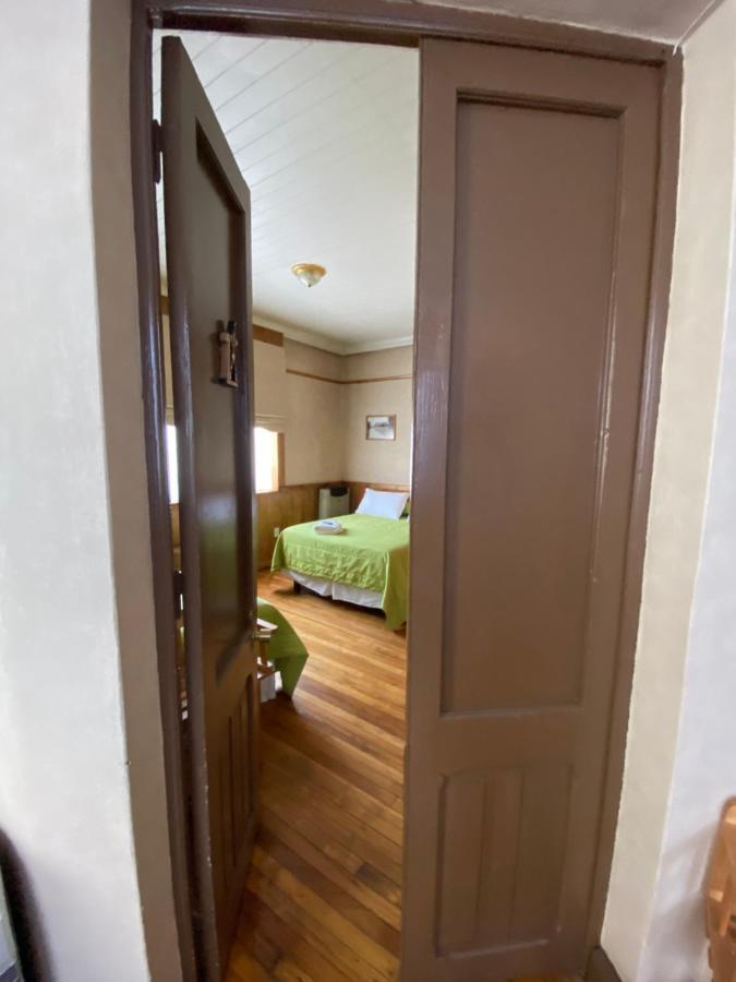 Hostal Chalet Las Violetas ปุนตาอาเรนาส ภายนอก รูปภาพ