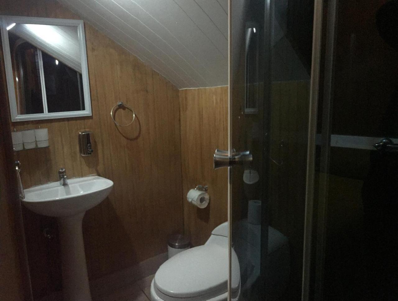 Hostal Chalet Las Violetas ปุนตาอาเรนาส ภายนอก รูปภาพ