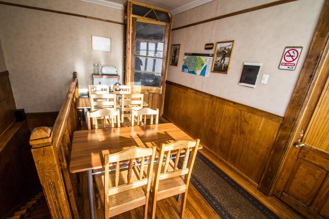 Hostal Chalet Las Violetas ปุนตาอาเรนาส ภายนอก รูปภาพ